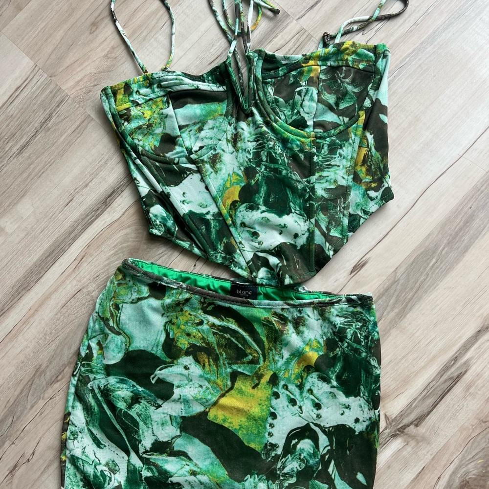 Never worn festival set